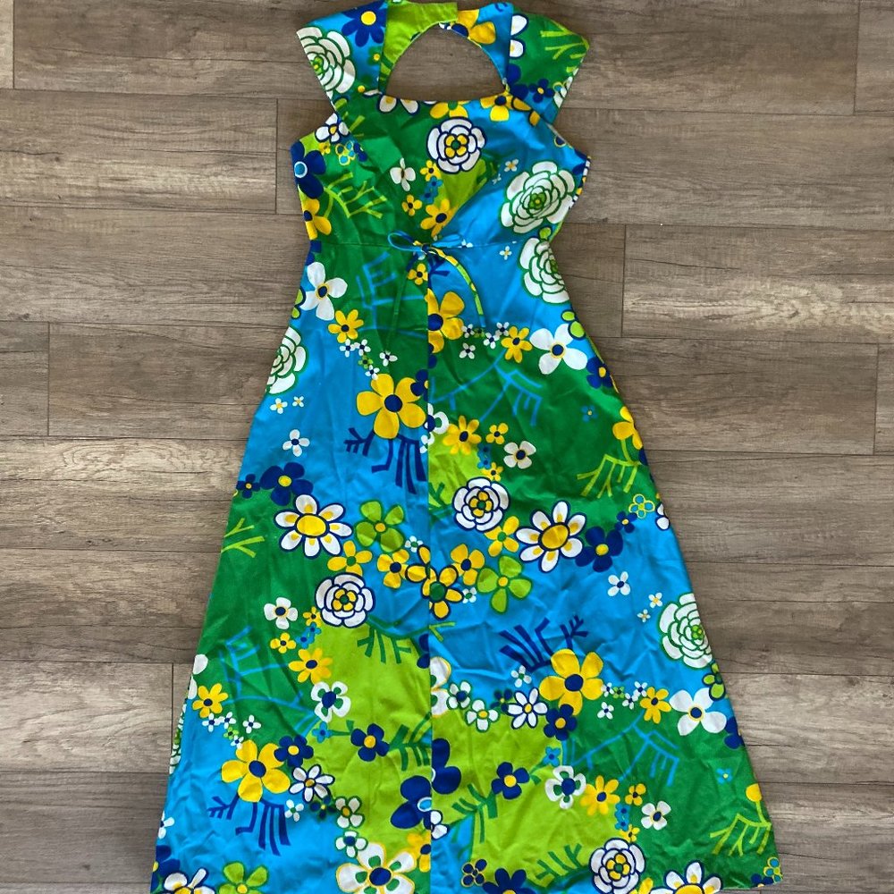 Women's Vintage 1970s Hawaiian Floral Maxi Dress